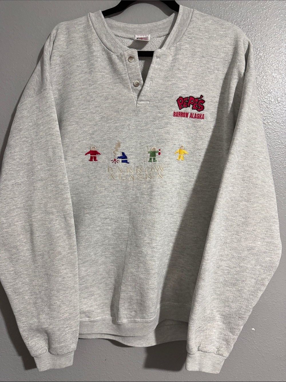 Vintage Pepe’s barrow Alaska Light Gray Henley Crewneck Sweatshirt